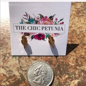 The Chic Petunia Jewelry - New Adorable Dainty Leaf Gold Plated Earrings The Chic Petunia Jewelry - New Adorable Dainty Leaf Gold Plated Earrings